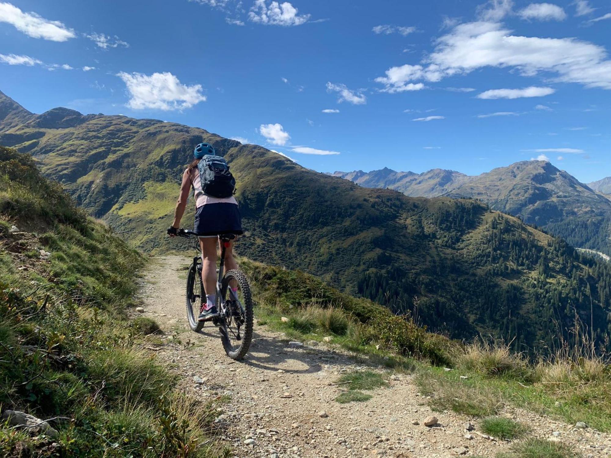 Haus Richard Falch - Inklusive Kostenloser Premium-Sommerkarte Sankt Anton am Arlberg Kültér fotó