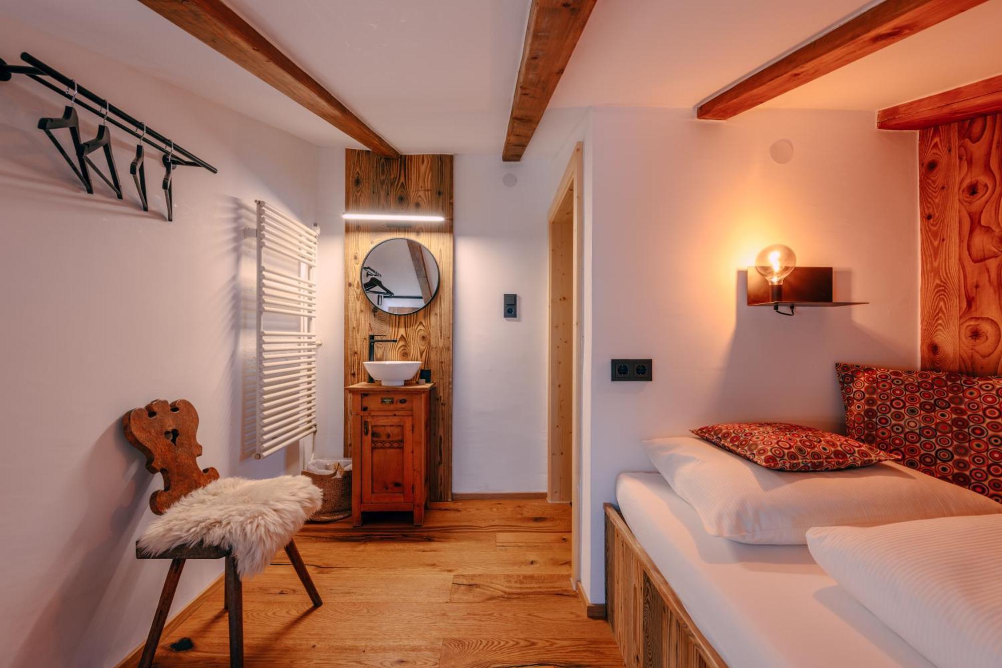 Haus Richard Falch - Inklusive Kostenloser Premium-Sommerkarte Sankt Anton am Arlberg Kültér fotó